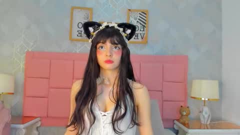 Snapshot of dolly_kitter chatting on 12.20.25 dolly_kitter online show from 12.20.25