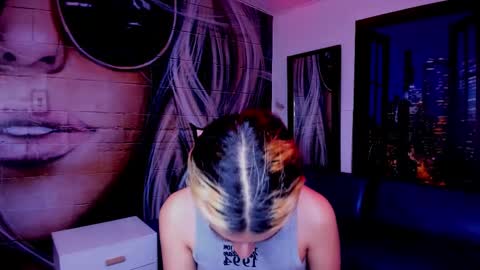 Dolly pocket online show from 03.12.26