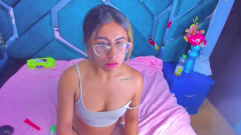 dollyjuicy1 online show from 12.22.24