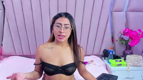 dollyjuicy1 online show from 01.22.25