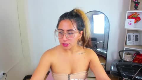 dollyjuicy1 online show from 02.26.25