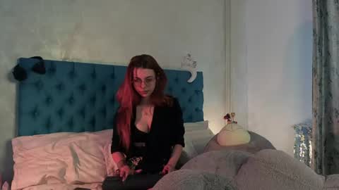 Dolores Sage online show from 06.19.26