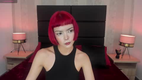 Snapshot of dolyconor chatting on 02.10.25 Dolly online show from 02.10.25