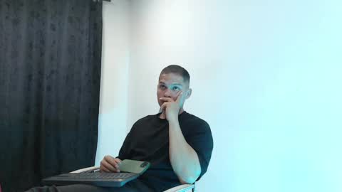 Domimick Crawford online show from 02.01.25