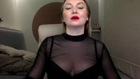 DOM MUMMY online show from 01.18.25