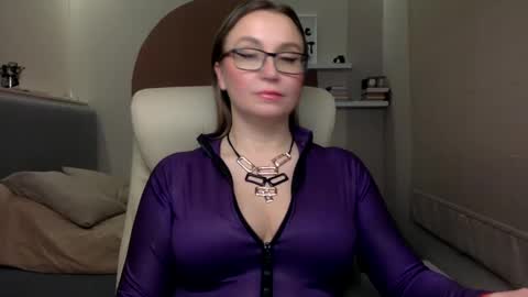 DOM MUMMY online show from 01.26.25