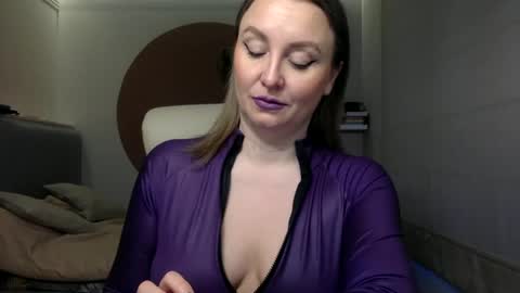 DOM MUMMY online show from 02.18.25
