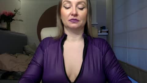 DOM MUMMY online show from 02.20.25