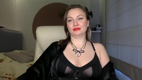 DOM MUMMY online show from 03.08.25