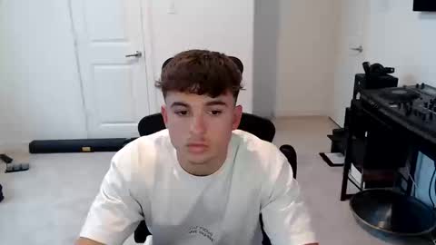 Snapshot of domd3 chatting on 10.16.25 Dom online show from 10.16.25