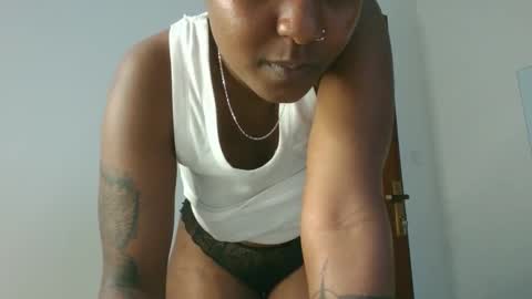 Snapshot of domecesy chatting on 10.19.25 Amarie noels online show from 10.19.25