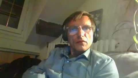 domi94300 online show from 04.19.26