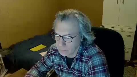 Snapshot of domiande chatting on 01.07.25 domiande online show from 01.07.25