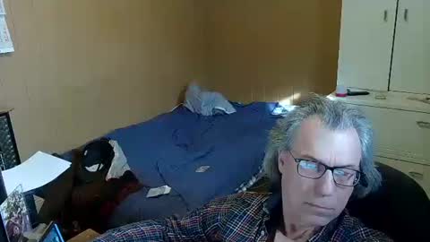 Snapshot of domiande chatting on 01.27.25 domiande online show from 01.27.25