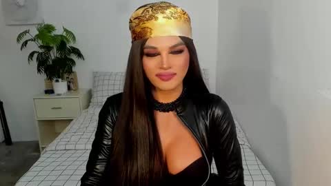 Snapshot of domina_angela chatting on 01.20.25 ANGELA online show from 01.20.25