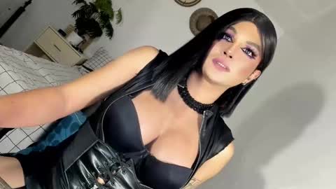 Snapshot of domina_angela chatting on 03.02.25 ANGELA online show from 03.02.25