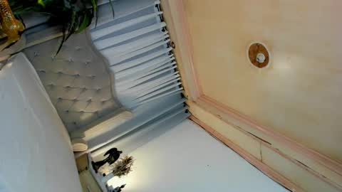 CALL ME BABY BELLA online show from 09.24.25