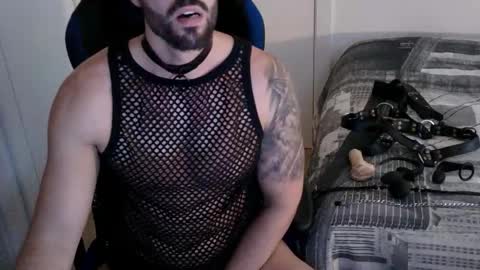 Snapshot of dominatedtitan chatting on 10.05.25 DominatedTitan online show from 10.05.25