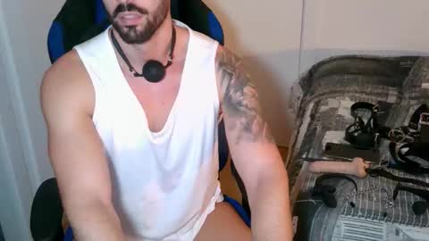 Snapshot of dominatedtitan chatting on 10.19.25 DominatedTitan online show from 10.19.25