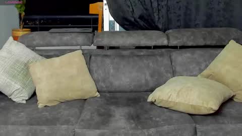 Snapshot of dominic_joness chatting on 02.22.25 SANTI independent model online show from 02.22.25