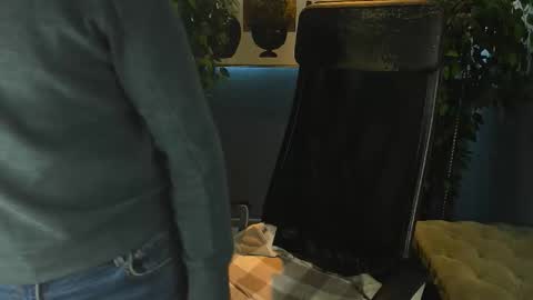 Snapshot of dominic_tore chatting on 11.16.25 Dominic online show from 11.16.25