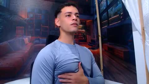 Snapshot of dominicblazze chatting on 10.19.25 Dominic online show from 10.19.25