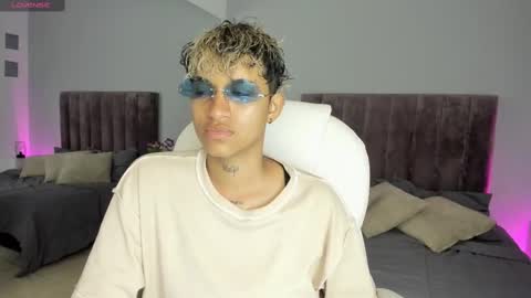 Snapshot of dominick_joness chatting on 01.19.25 Dominick online show from 01.19.25