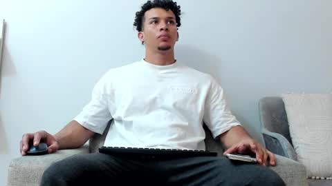 Dominick Star online show from 02.04.25