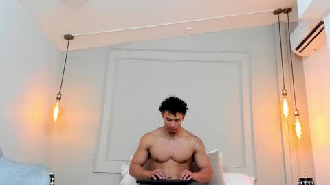 Dominick Star online show from 02.04.25