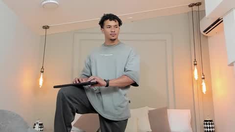 Dominick Star online show from 02.09.25