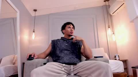 Dominick Star online show from 09.19.25