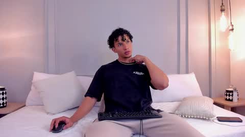 Dominick Star online show from 09.21.25