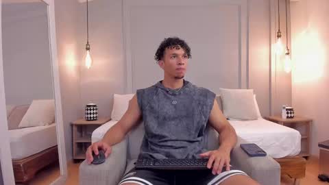 Dominick Star online show from 09.23.25