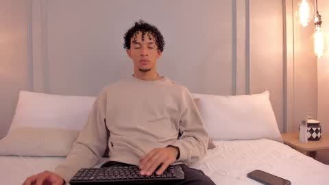 Dominick Star online show from 10.30.25