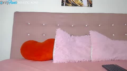   online show from 10.01.25