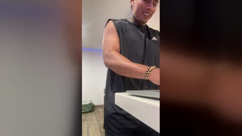 Only fans Ronnie col---InstaRonniecolleman  online show from 03.12.26