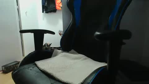 Dominique online show from 09.18.25