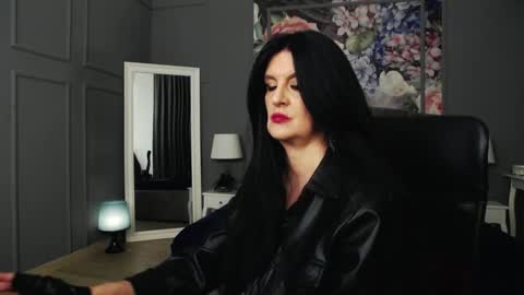 Snapshot of dommelisa chatting on 01.22.25 Dom Melisa online show from 01.22.25