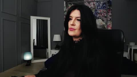 Snapshot of dommelisa chatting on 02.16.25 Dom Melisa online show from 02.16.25