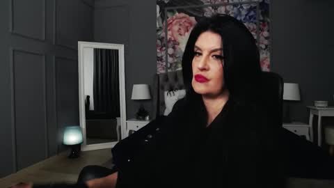 Snapshot of dommelisa chatting on 03.06.25 Dom Melisa online show from 03.06.25