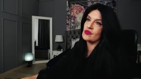 Snapshot of dommelisa chatting on 03.08.25 Dom Melisa online show from 03.08.25