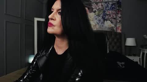 Snapshot of dommelisa chatting on 09.13.25 Dom Melisa online show from 09.13.25