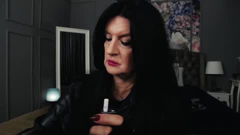 Snapshot of dommelisa chatting on 10.22.25 Dom Melisa online show from 10.22.25