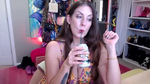 Snapshot of dommetomorrow chatting on 09.08.25 DommeTomorrow online show from 09.08.25
