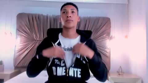 Snapshot of domminick18 chatting on 10.11.25 Domminick18 online show from 10.11.25