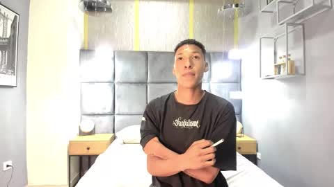 Snapshot of domminick18 chatting on 10.23.25 Domminick18 online show from 10.23.25