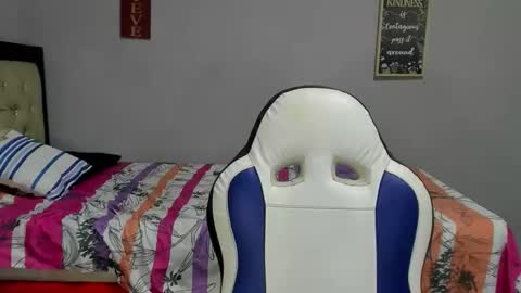 dona_tella online show from 02.04.26