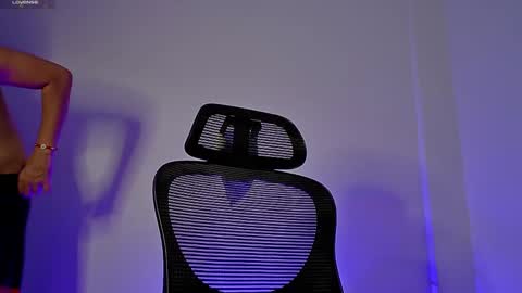 Snapshot of donathoo chatting on 12.11.24 Donat Independent Model online show from 12.11.24