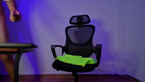 Snapshot of donathoo chatting on 02.07.25 Donat Independent Model online show from 02.07.25