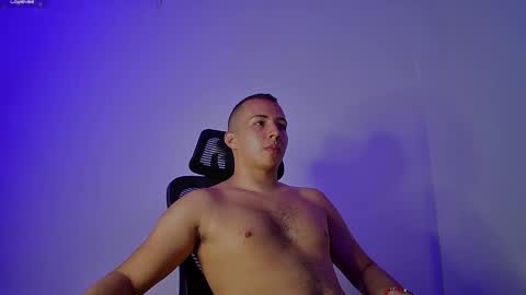 Snapshot of donathoo chatting on 02.26.25 Donat Independent Model online show from 02.26.25